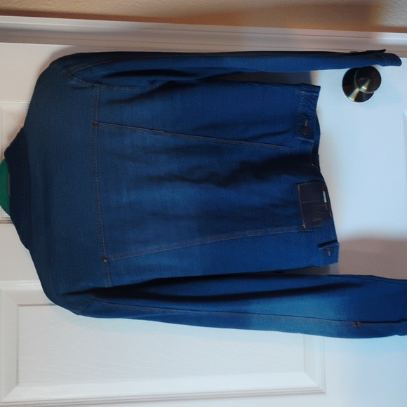 BCBG MaxAzria Jeans Women's Size MEDIUM Denim Jacket - Picture 3 of 6